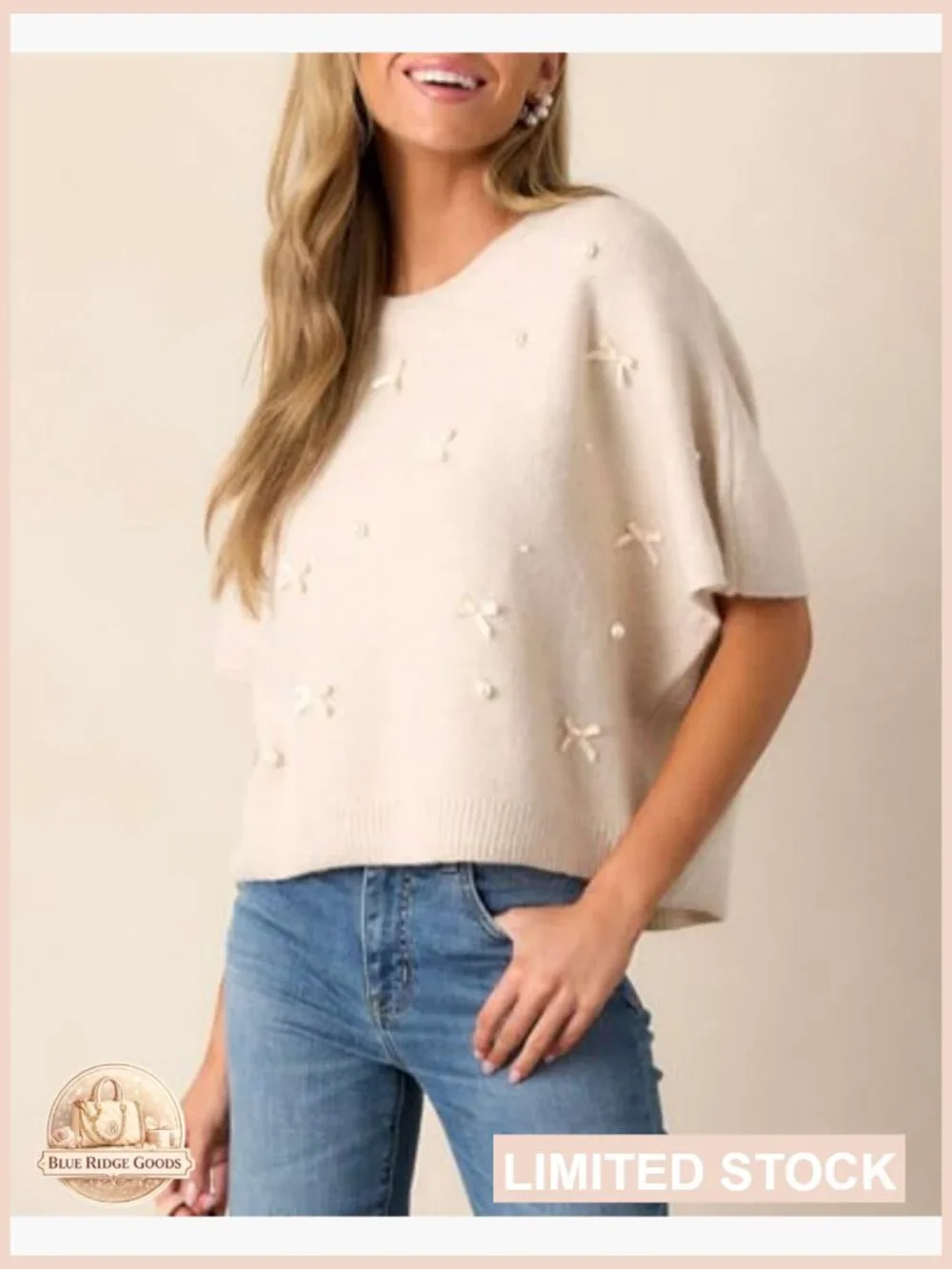 Cropped Pullover Sweater with Bow and Pearl Embellishments Y2K Chic - Picture 5 of 6